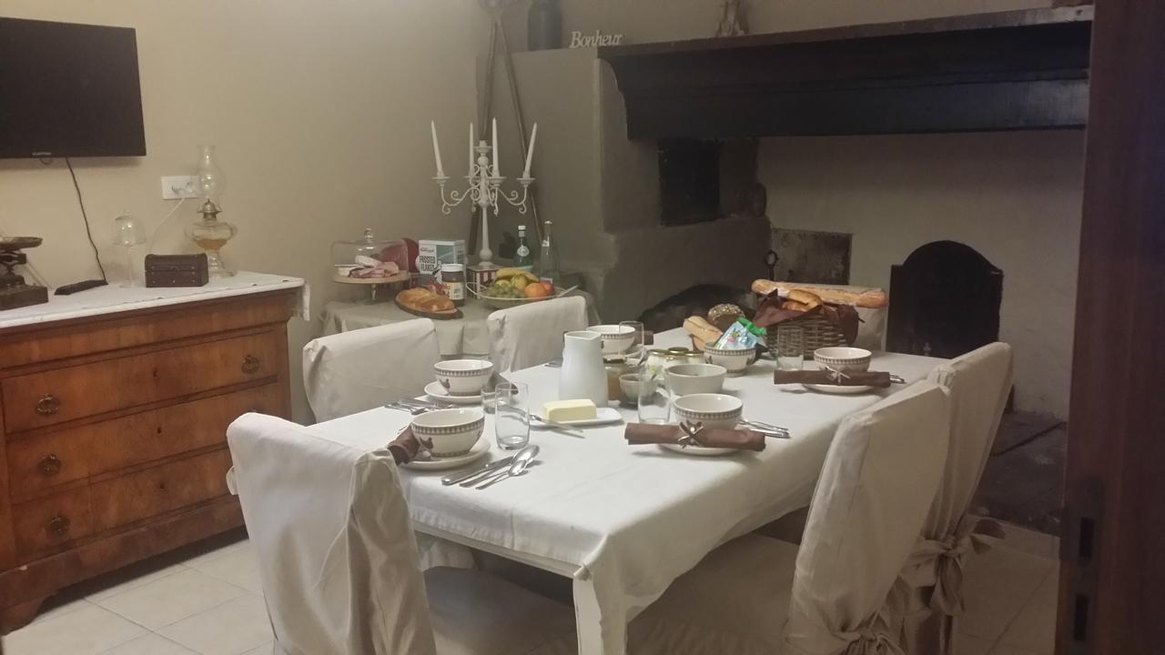 Auberge De Pachoquin Meounes-les-Montrieux Exteriér fotografie