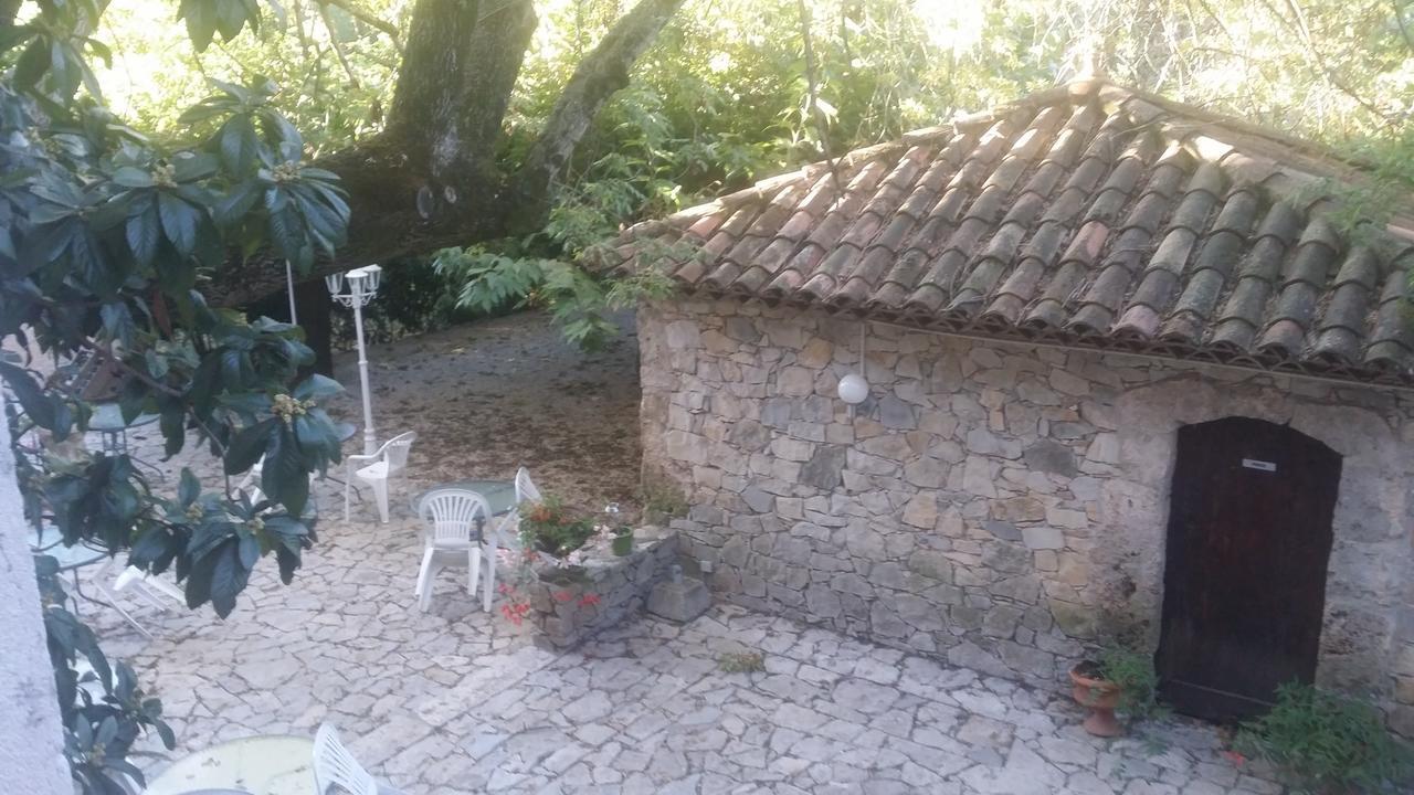Auberge De Pachoquin Meounes-les-Montrieux Exteriér fotografie