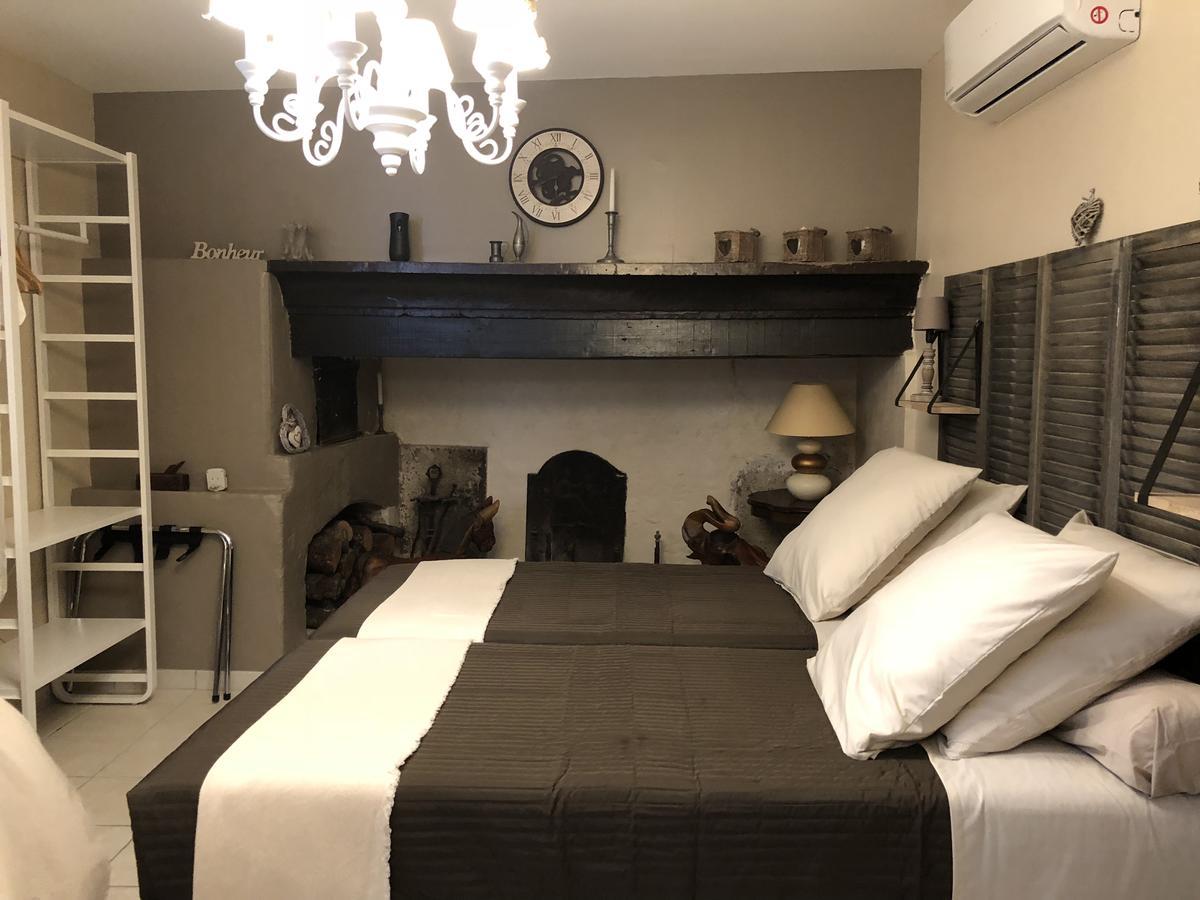 Auberge De Pachoquin Meounes-les-Montrieux Exteriér fotografie