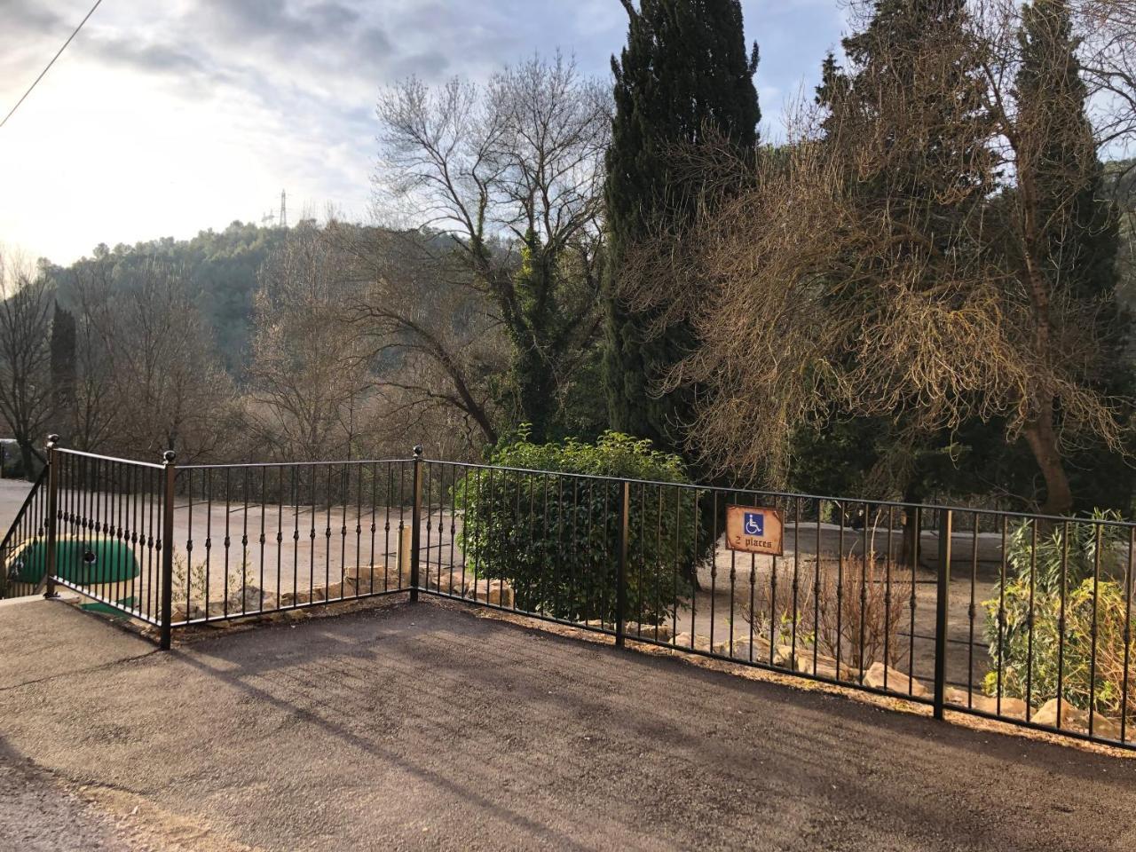 Auberge De Pachoquin Meounes-les-Montrieux Exteriér fotografie